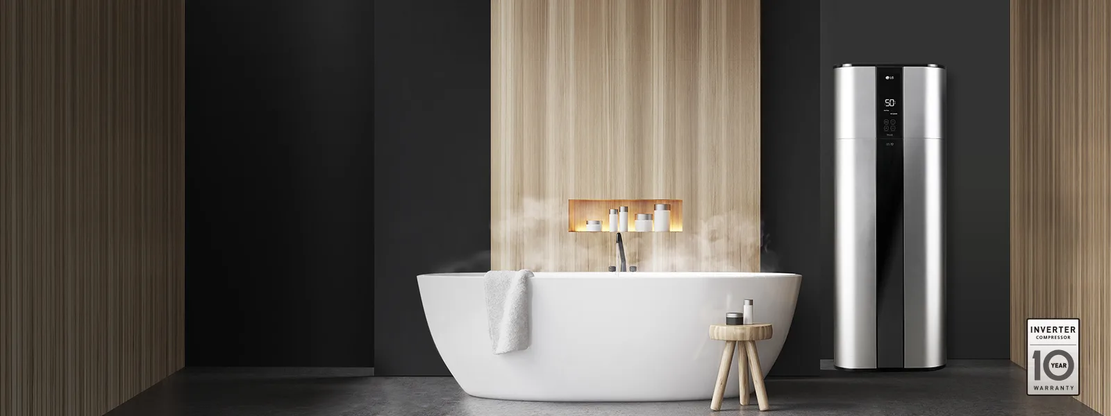 Zilveren LG-warmtepompboiler in een moderne badkamer naast een vrijstaand bad